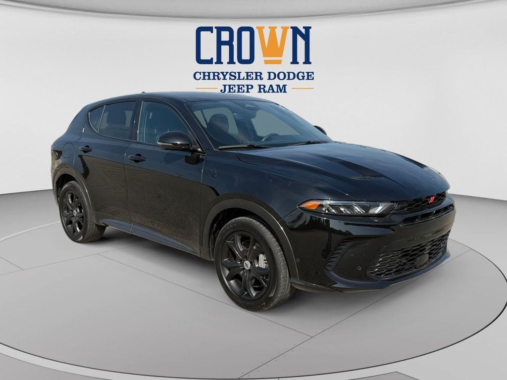 2024 Dodge Hornet R/T in 8 Ball — front three-quarter view