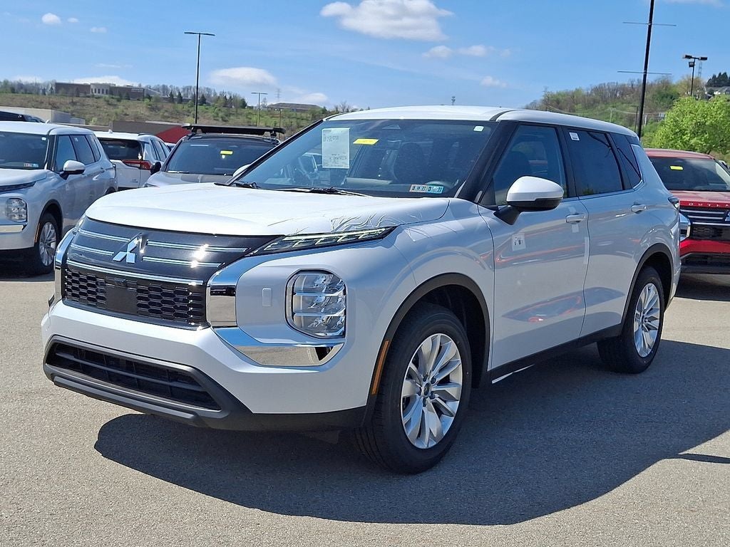 2026 Mitsubishi Outlander — side profile view