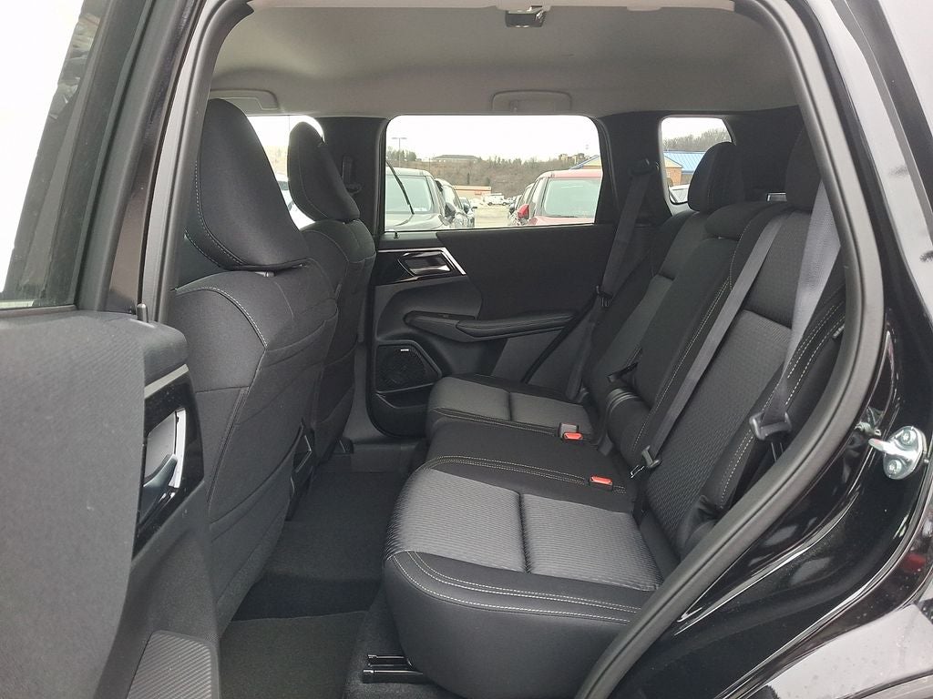2026 Mitsubishi Outlander — detail view