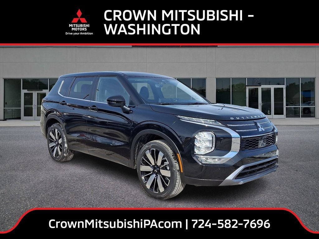 2026 Mitsubishi Outlander SE in Black Diamond — front three-quarter view
